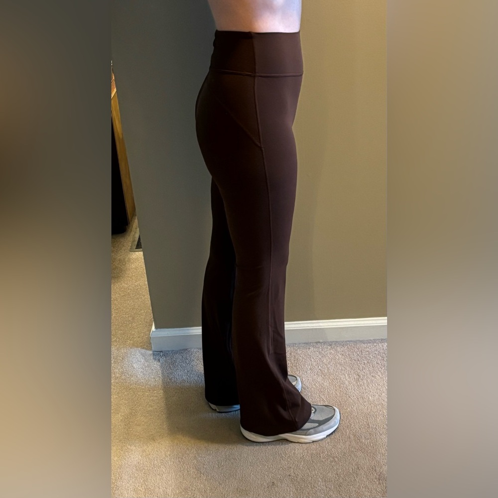 Lululemon Groove High-Rise Flared Pant in Lava Cake Size 6 - Picture 6 of 9